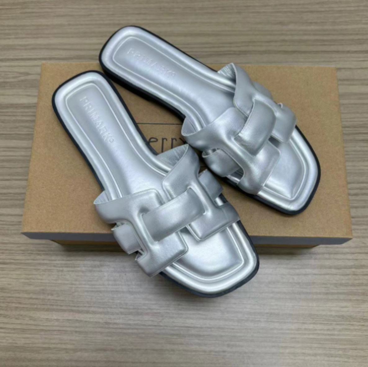 Sandals woven versatile