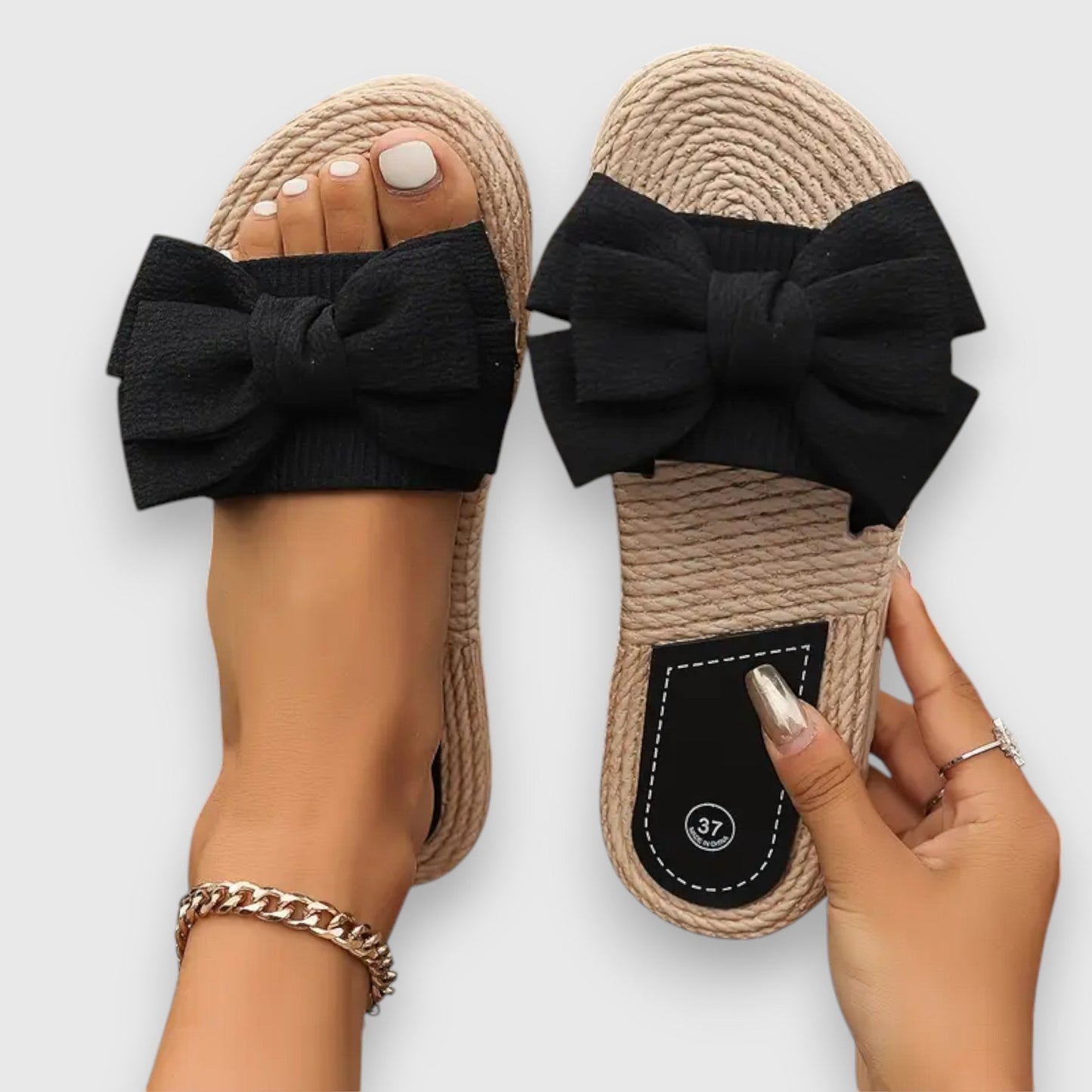 Light Flat Sandals