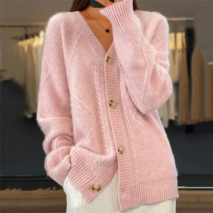 Lena Cardigan Femme – Gilet Doux à Boutons & Manches Longues Élégantes