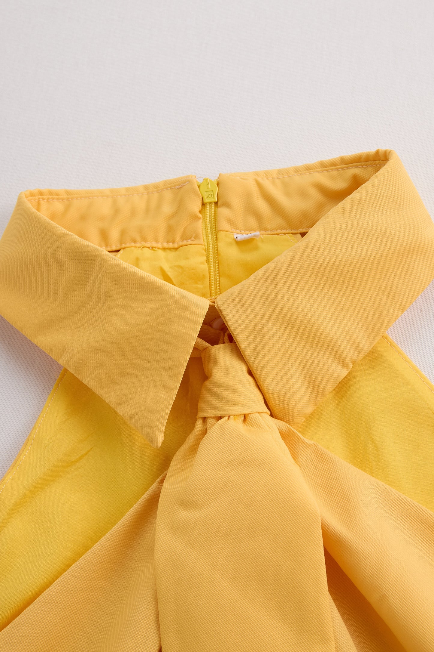 Chic Sleeveless Halter Blouse