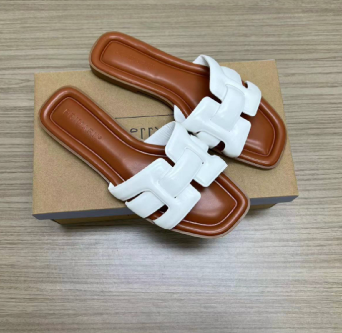 Sandals woven versatile