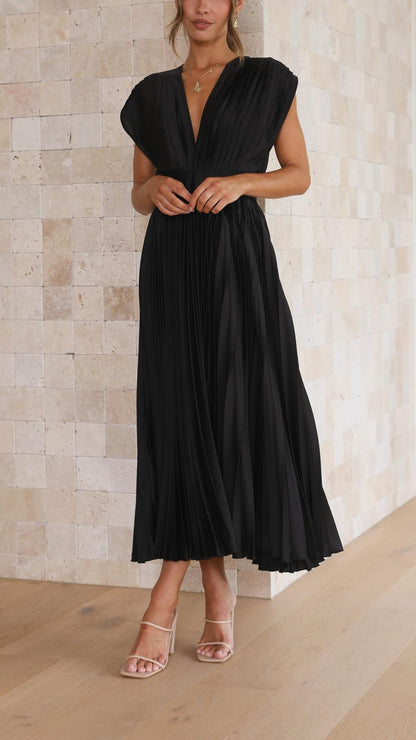 Elegant Pleated Maxi Dress