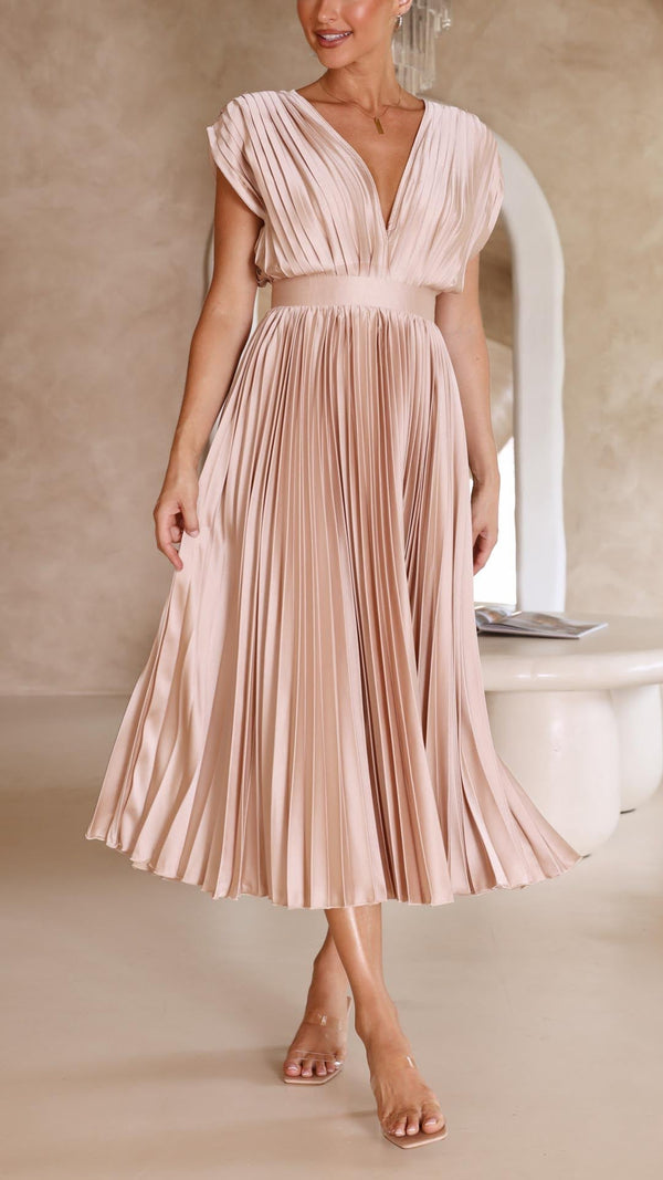 Elegant Pleated Maxi Dress