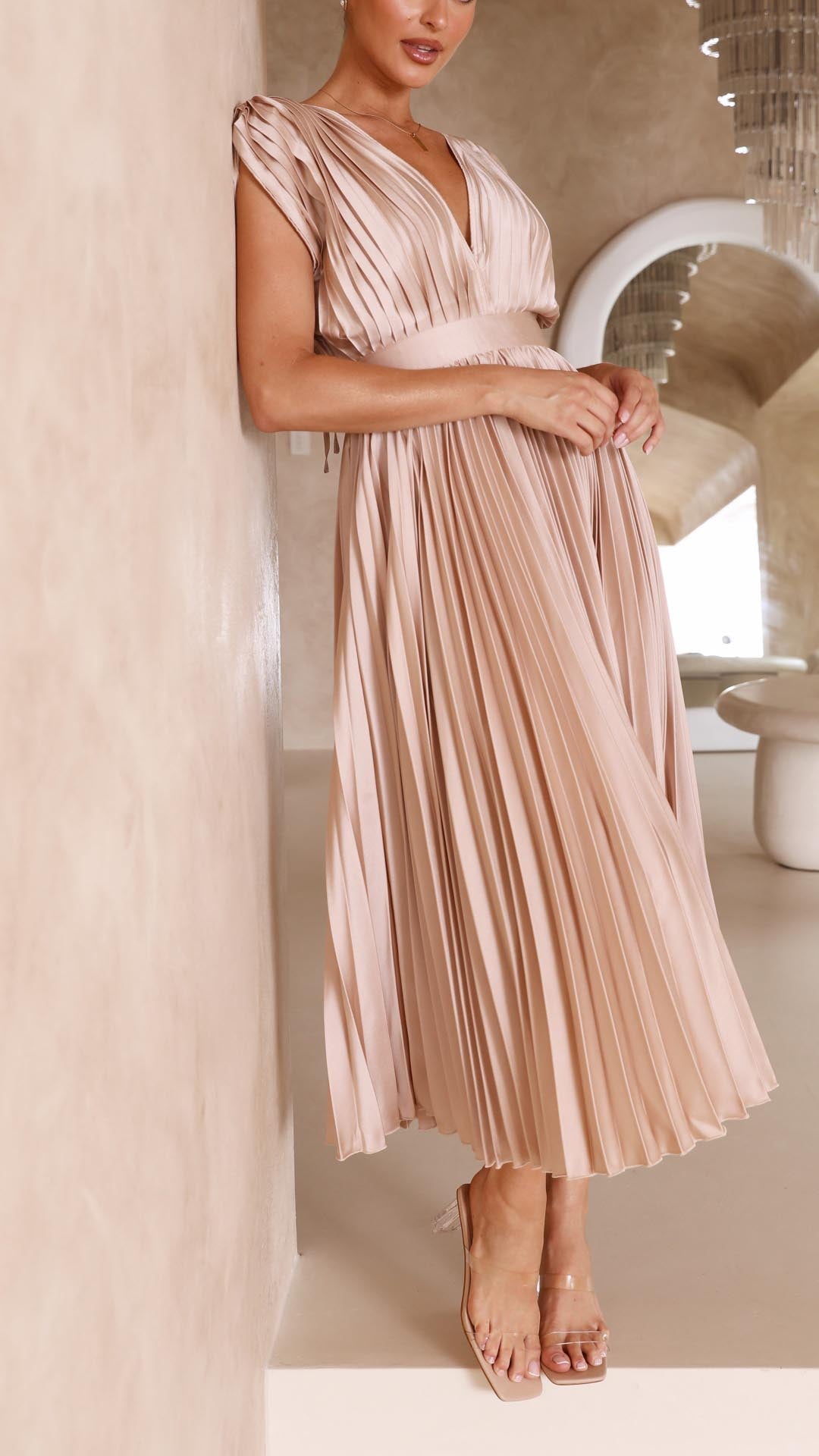 Elegant Pleated Maxi Dress