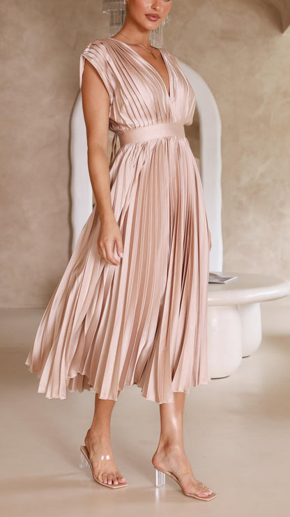 Elegant Pleated Maxi Dress