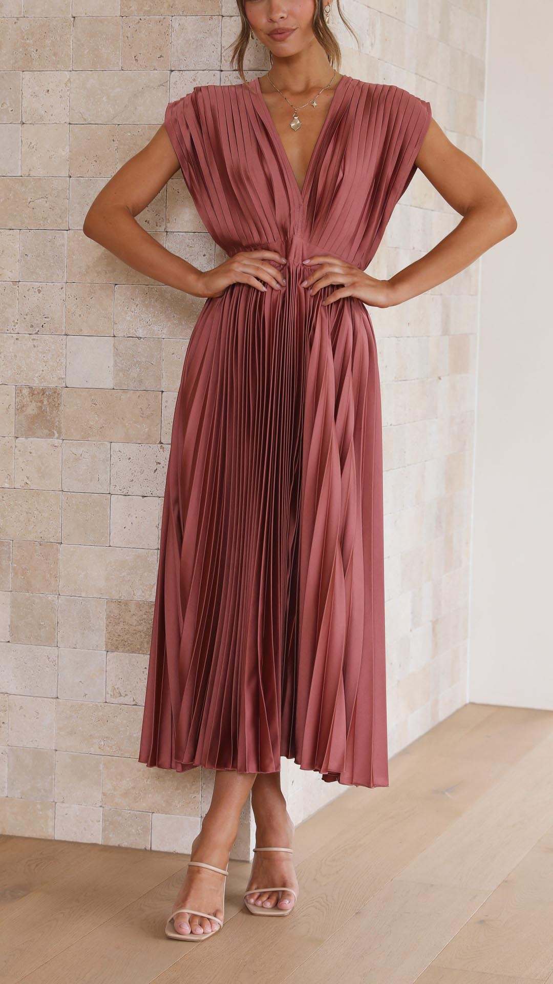 Elegant Pleated Maxi Dress
