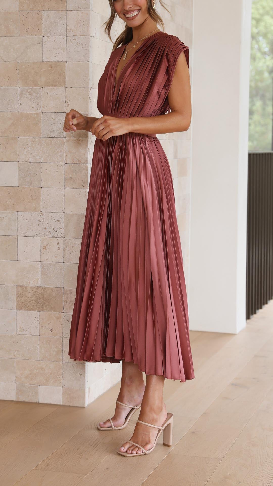 Elegant Pleated Maxi Dress