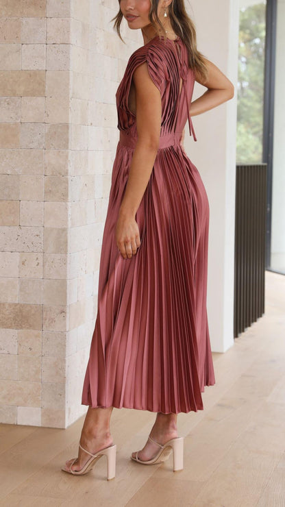 Elegant Pleated Maxi Dress