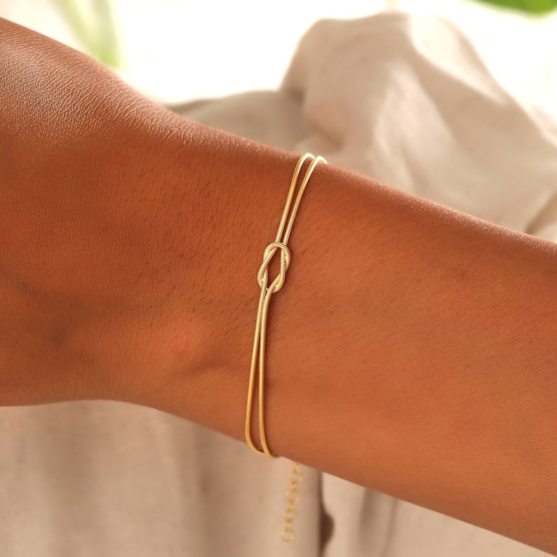 Minimalist Love Knot Bracelet